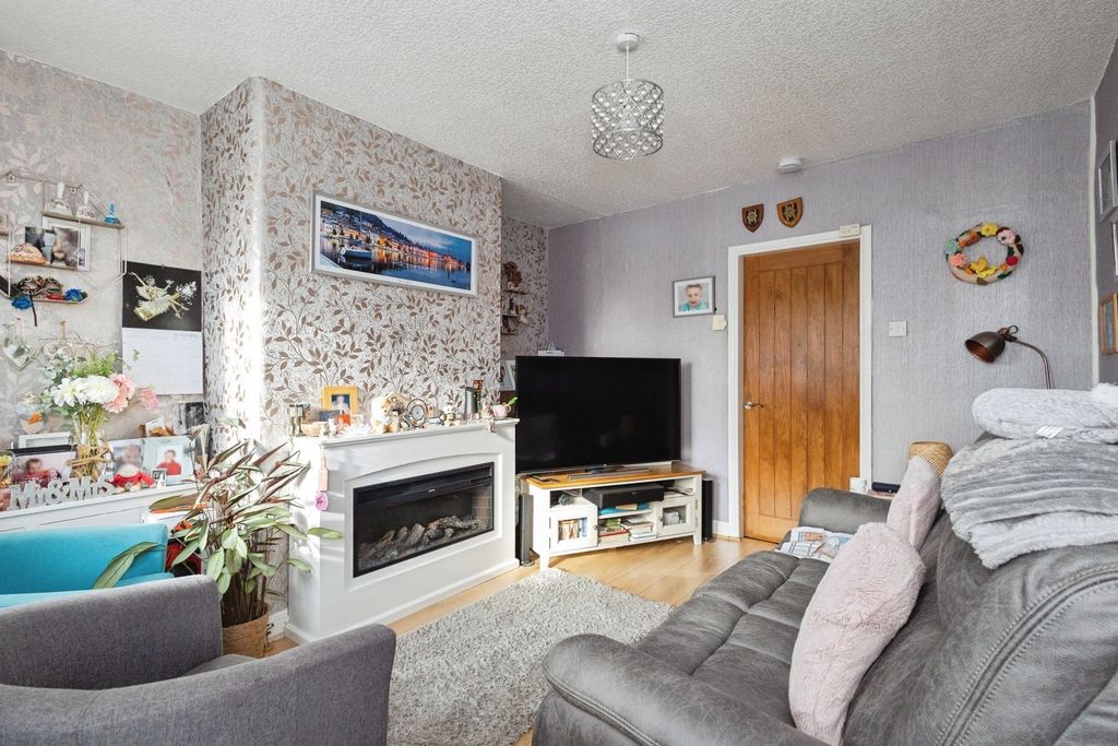 Property photo 3 of 17 Photo