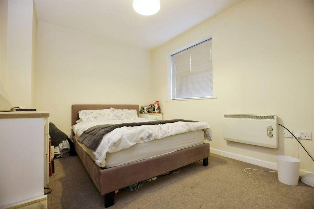 Additional image 9 of 2 bed flat for saleCambridge Street, Rugby CV21