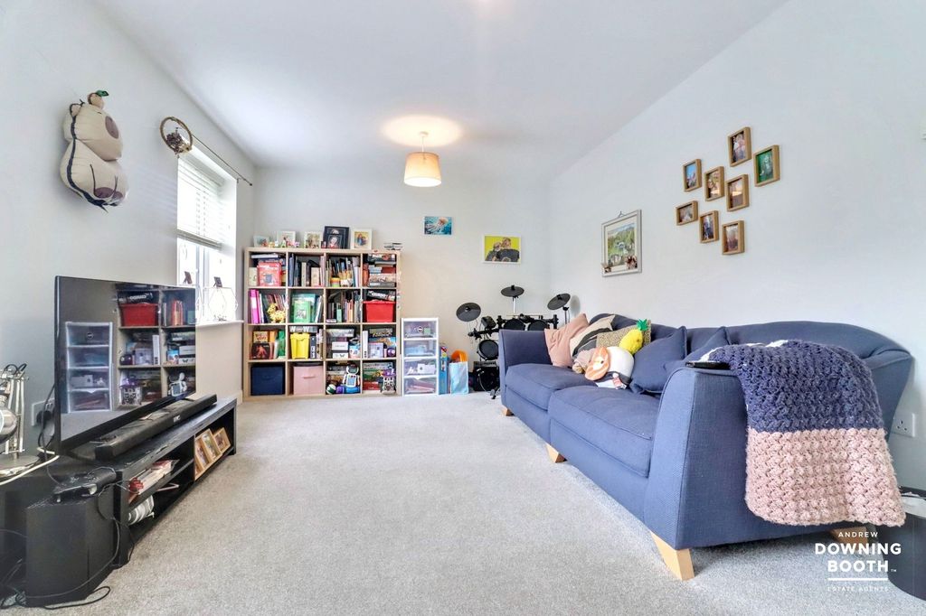 Property photo 3 of 26