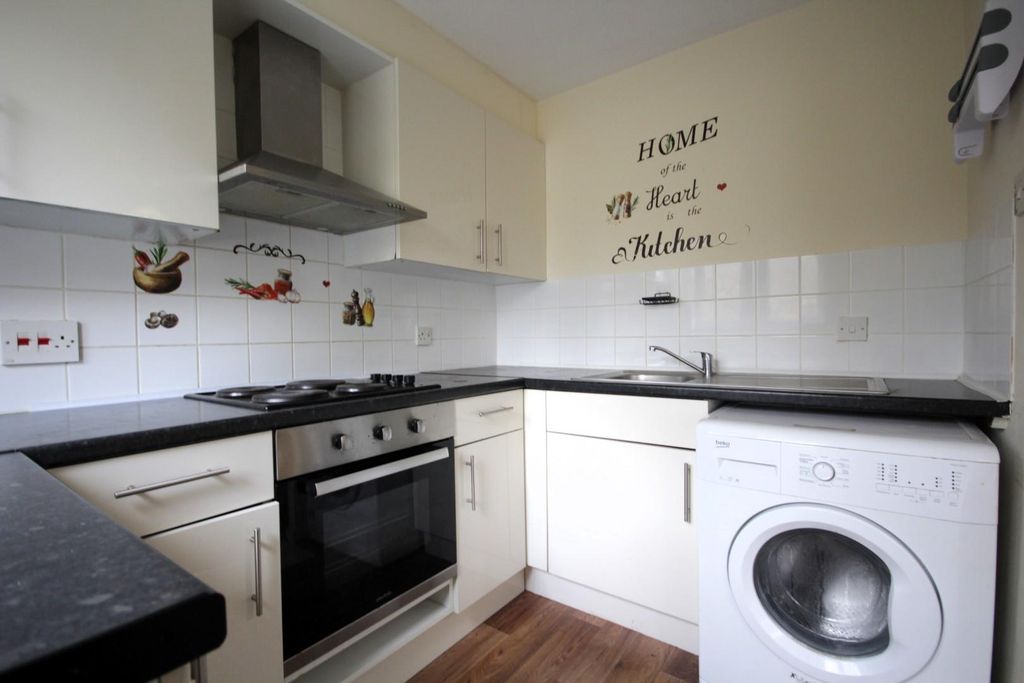 Property photo 2 of 6