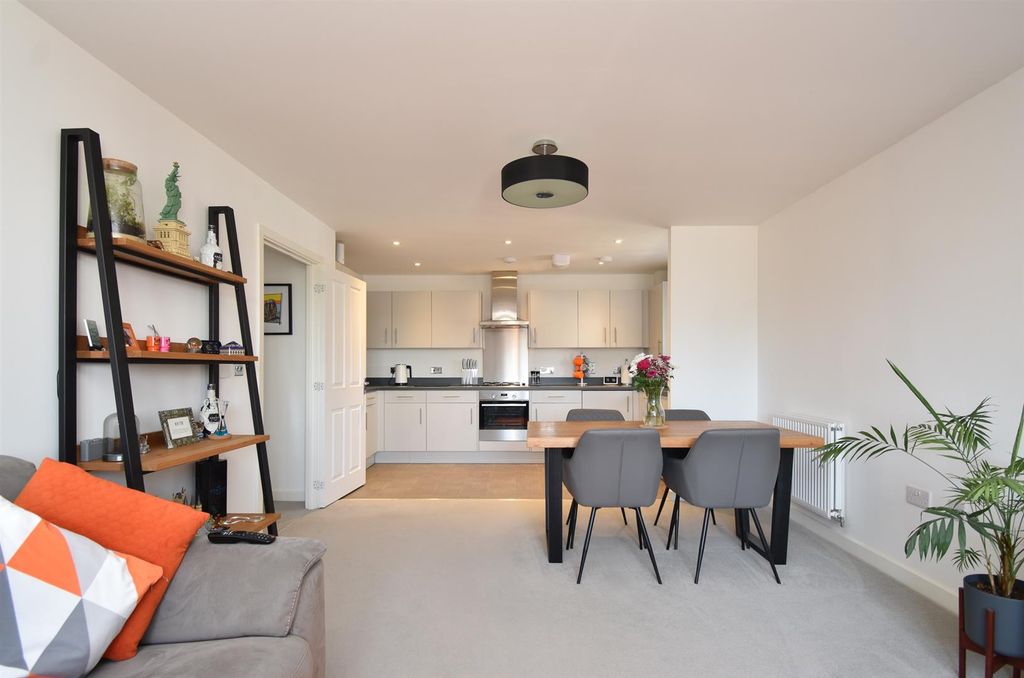 Property photo 2 of 17 Open Plan Living