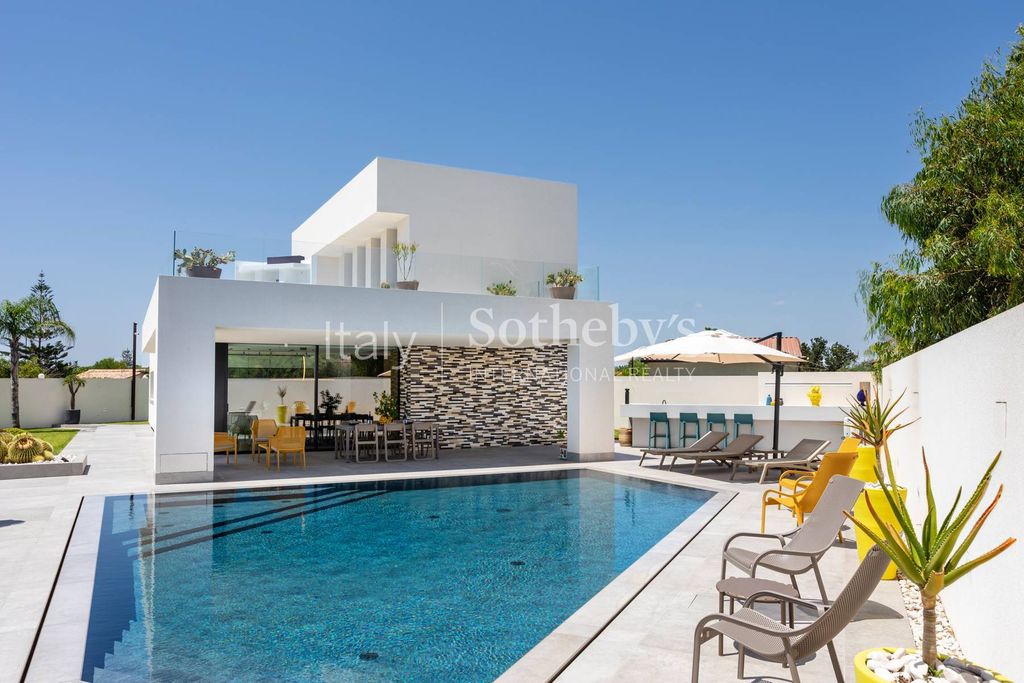 Property photo 3 of 39