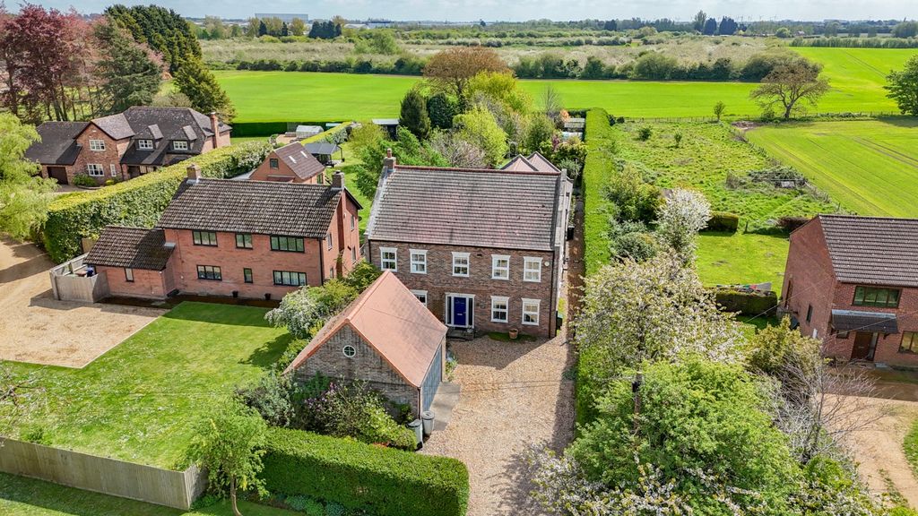 Property photo 2 of 47 4126375