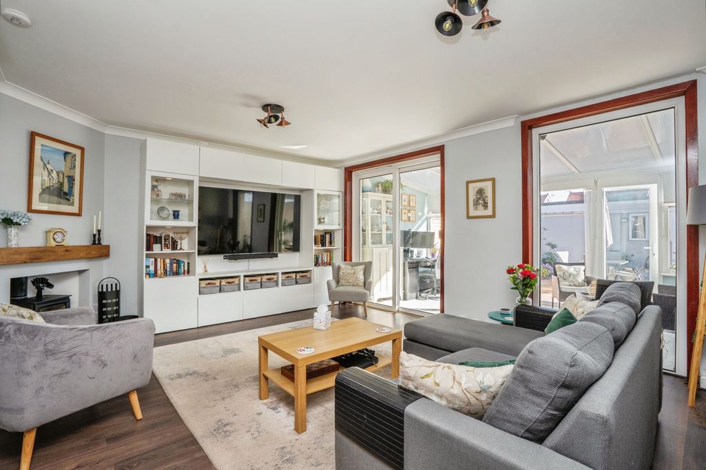 Property photo 2 of 20 Photo #2