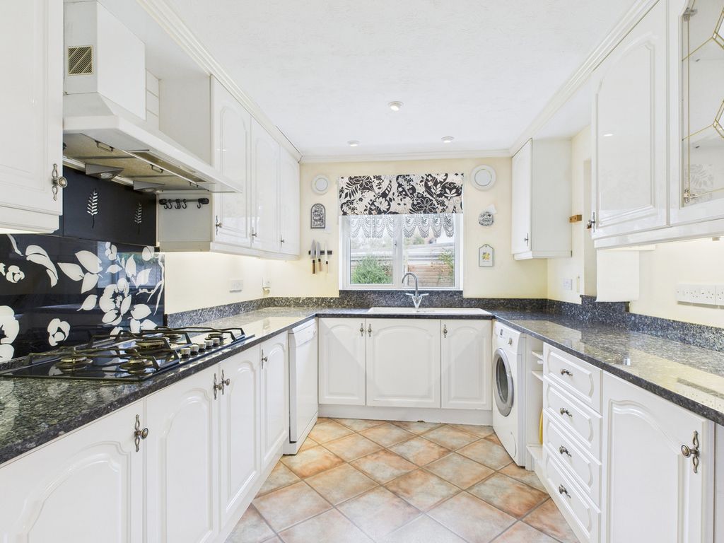 Property photo 3 of 27