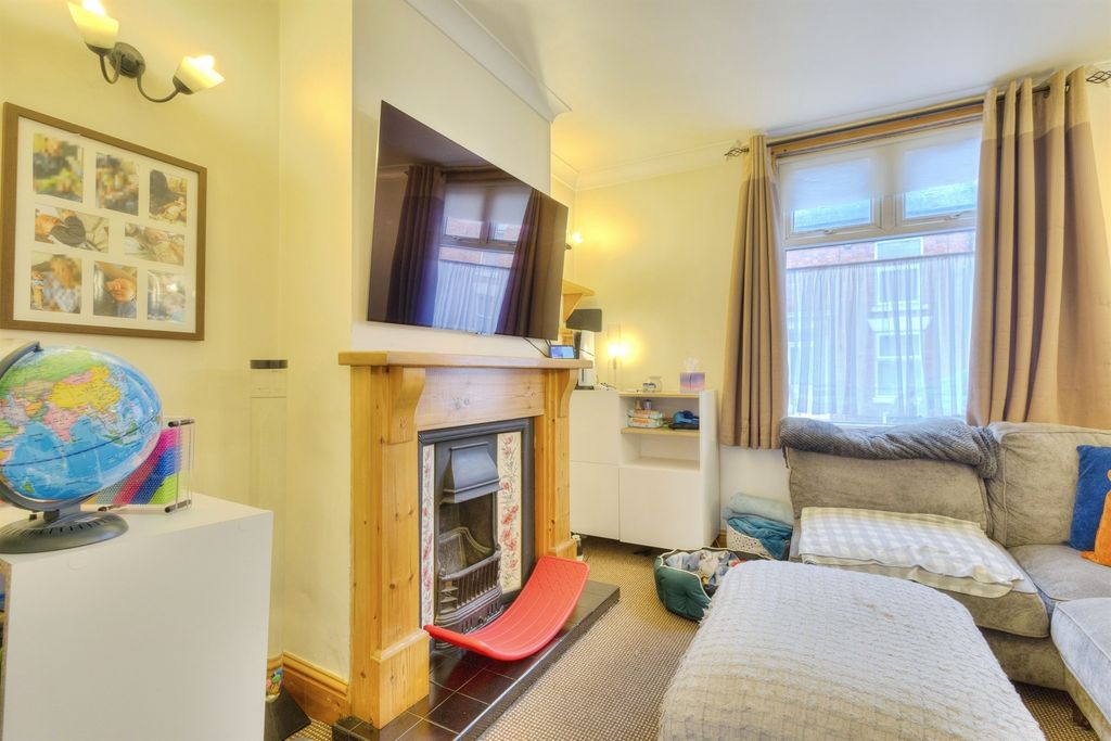 Property photo 3 of 18