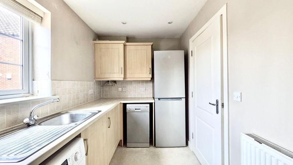 Additional image 8 of 2 bed flat for saleMulholland Way, Highbridge TA9