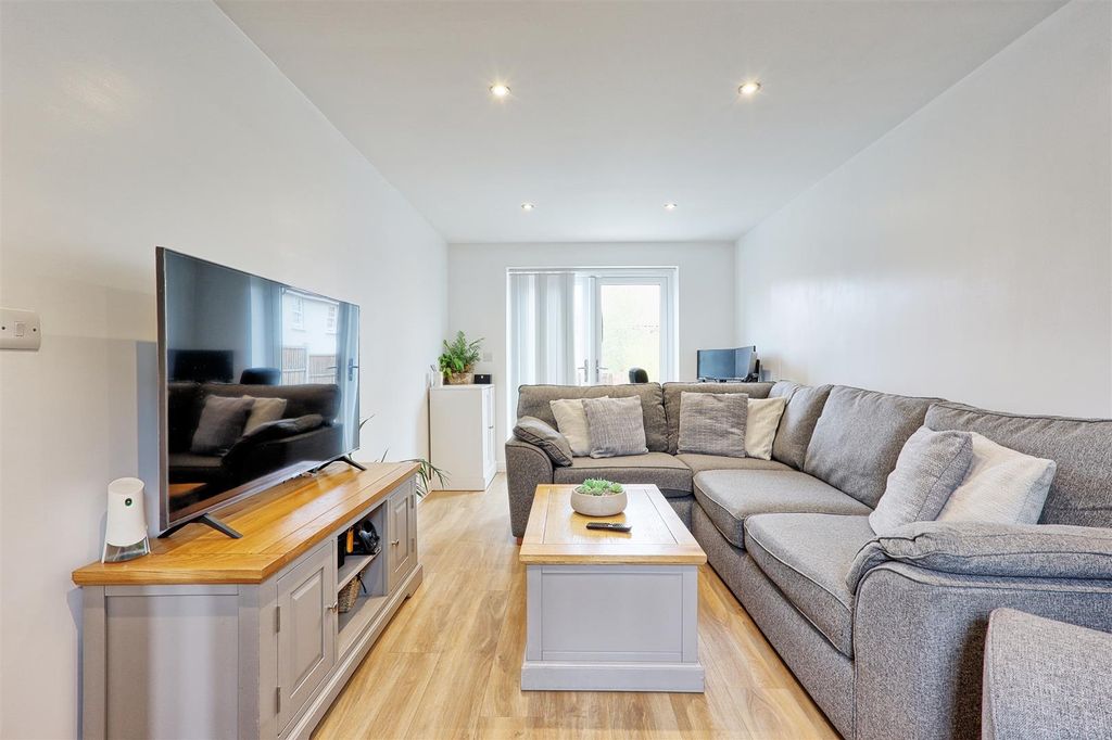 Property photo 2 of 22 Img_7750_1_2_Easyhdr-Interior3.Jpg