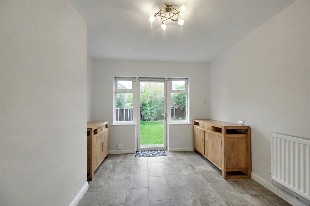 Property photo 3 of 23 Dining Room_1.Jpeg