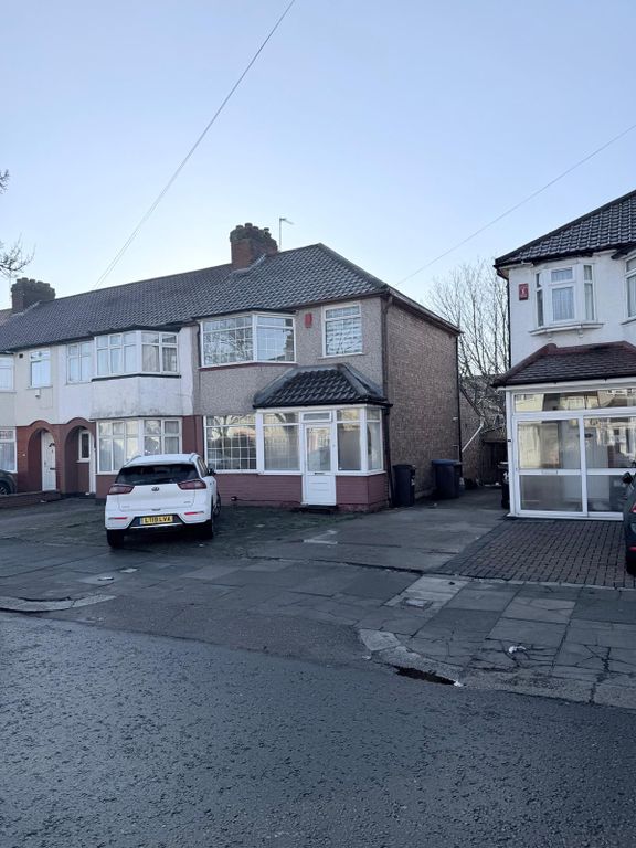 Property photo 1 of 14 Beautiful 3 Bedroom End Terrace Property