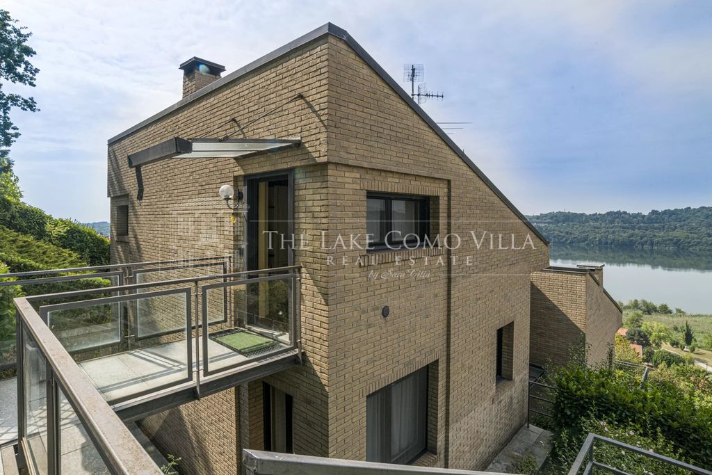 Property photo 1 of 36 Montorfano The Lake Como Villa-Via Mandelli 5A