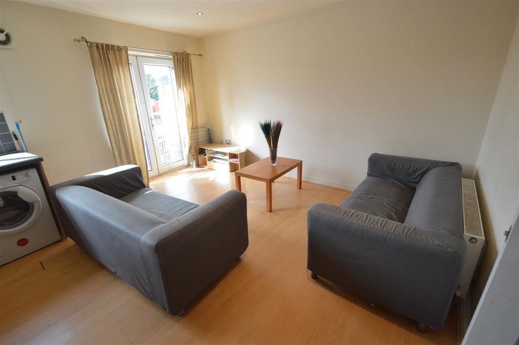 Property photo 2 of 6