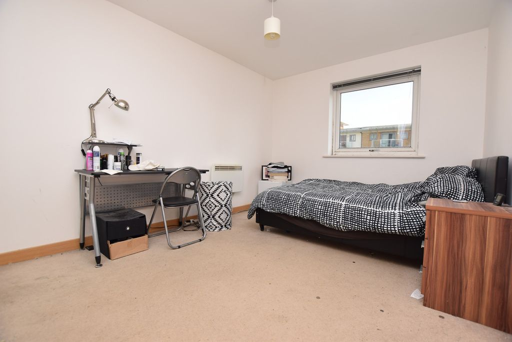 Property photo 3 of 6
