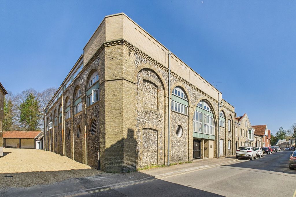 Property photo 1 of 6