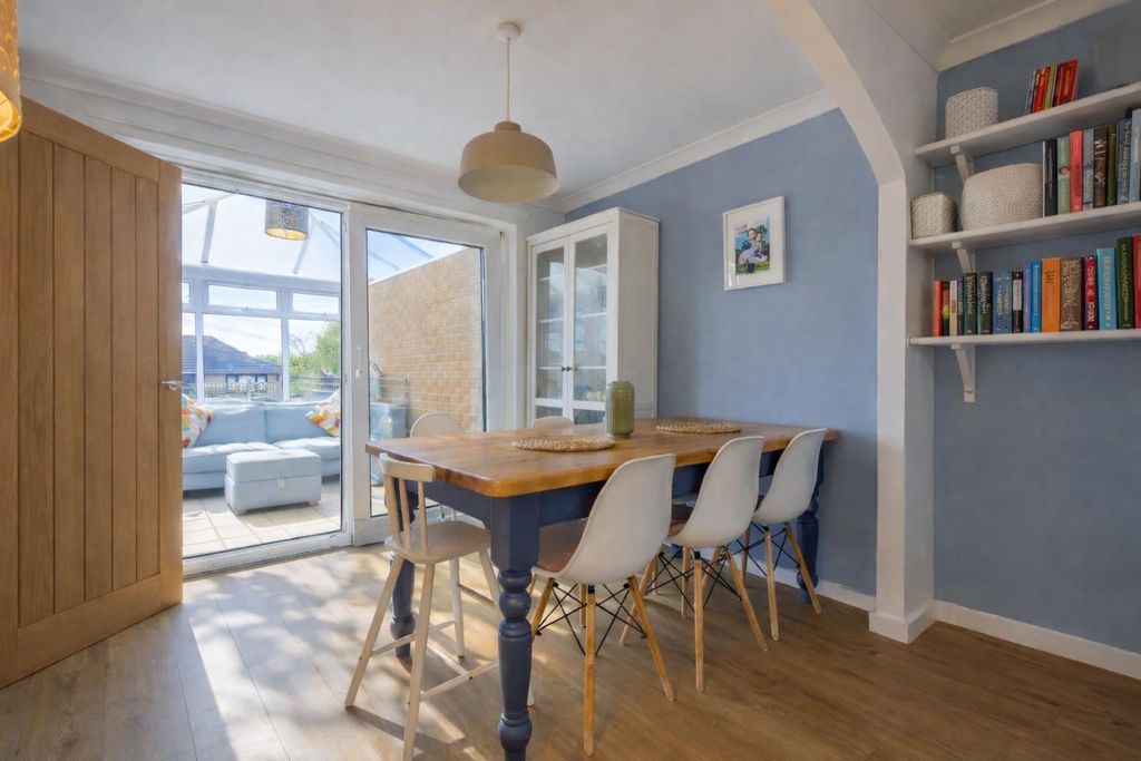 Property photo 2 of 15 212E7526-c3B3-444c-B5Ed-4E9989266566.Png