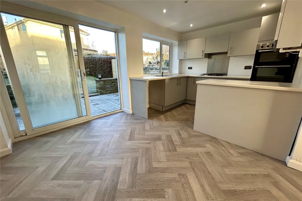 Property photo 3 of 20 Kitchen Diner