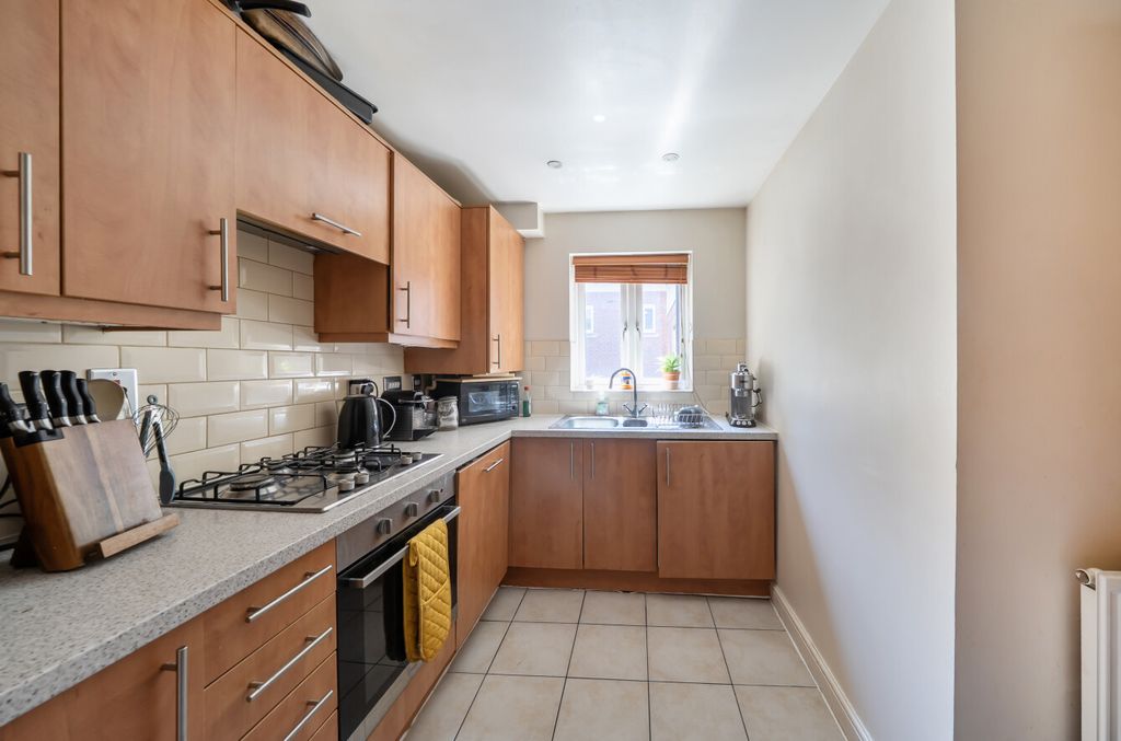 Property photo 3 of 14 Kitchen
