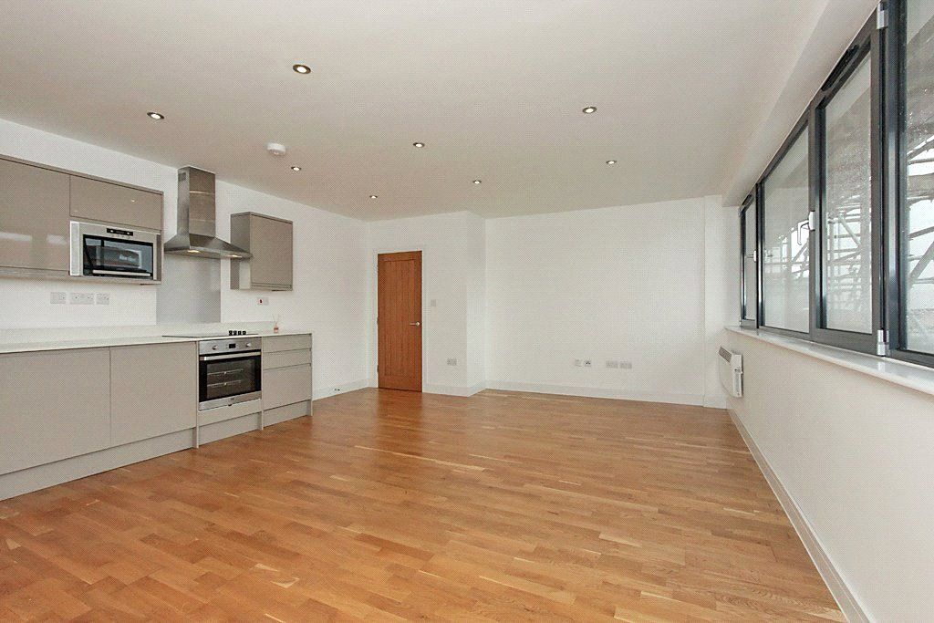 Property photo 2 of 19 Picture No. 15