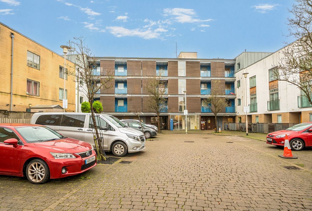 Property photo 2 of 11 1408118-20-6984c8...