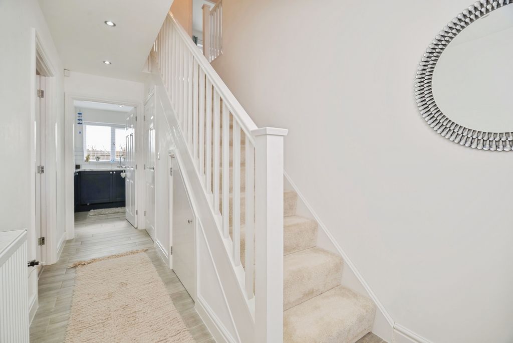 Property photo 2 of 15 Entrance Hallway