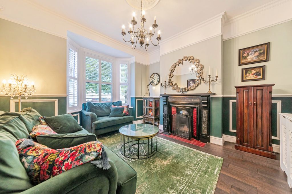 Property photo 3 of 16 10_Dudley_Road-10