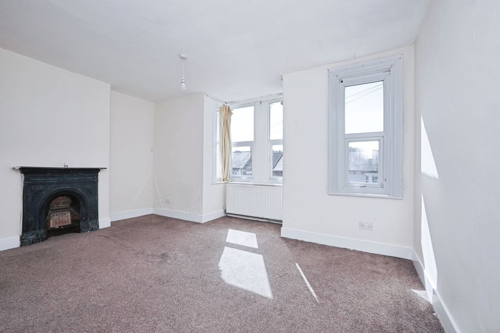 Property photo 2 of 17 Photo