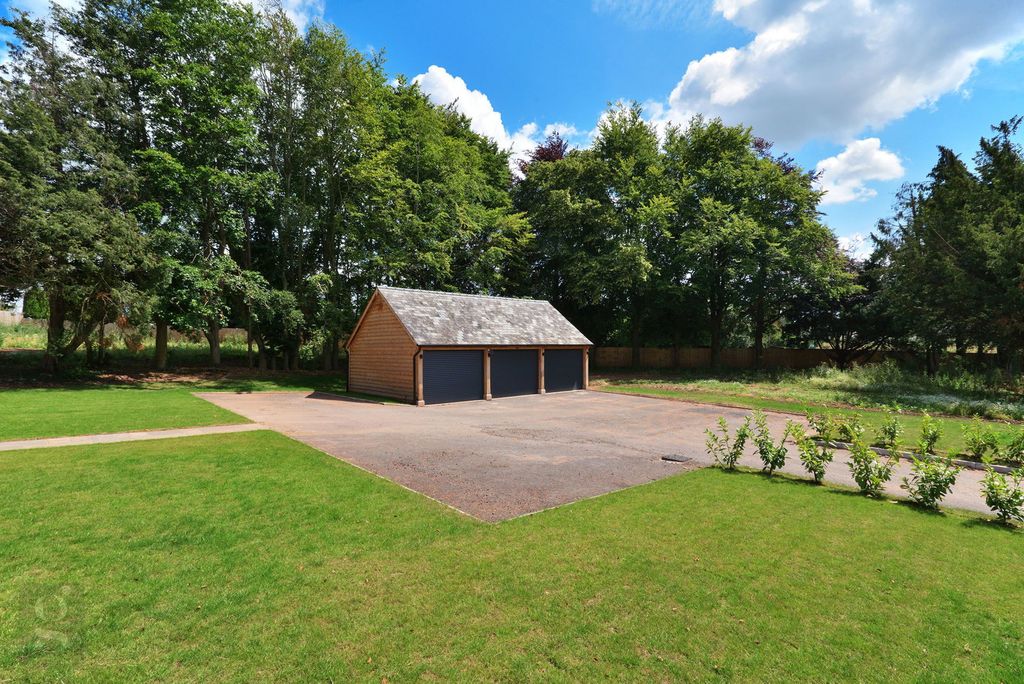 Additional image 69 of 6 bed detached house for saleHolmer, Hereford HR4