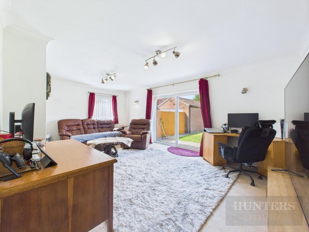 Property photo 2 of 24 Cam05333G0-Pr0205-Still023.Jpg