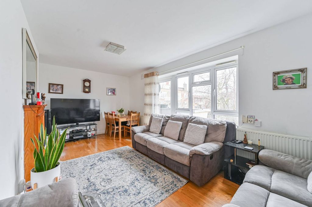 Property photo 2 of 19