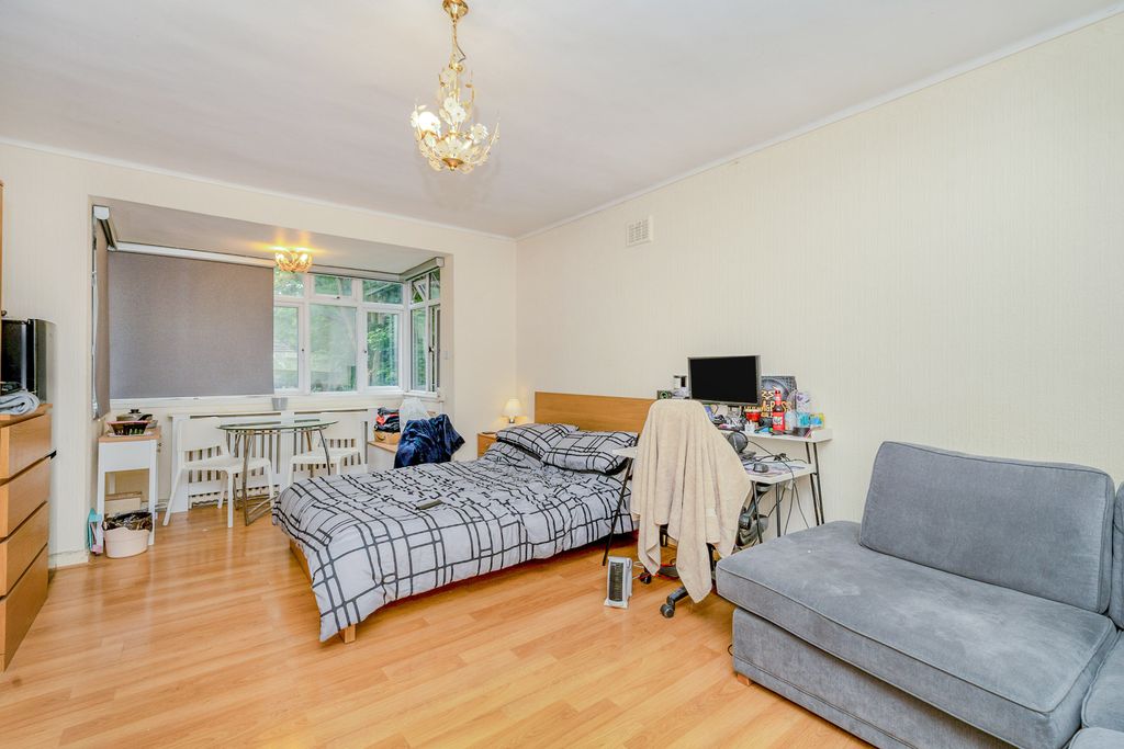 Property photo 2 of 20 1923465-13