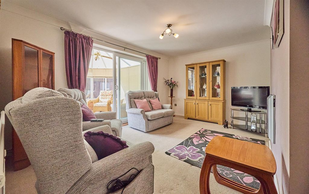 Property photo 2 of 12 St Marys Avenue 5.Jpg