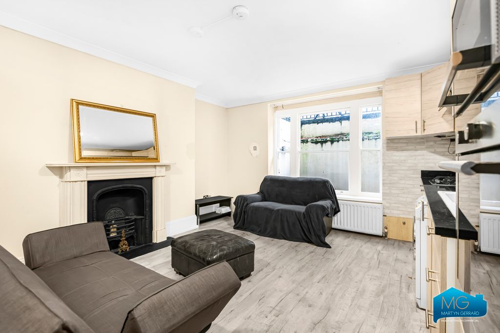 Property photo 1 of 25 Picture No. 04