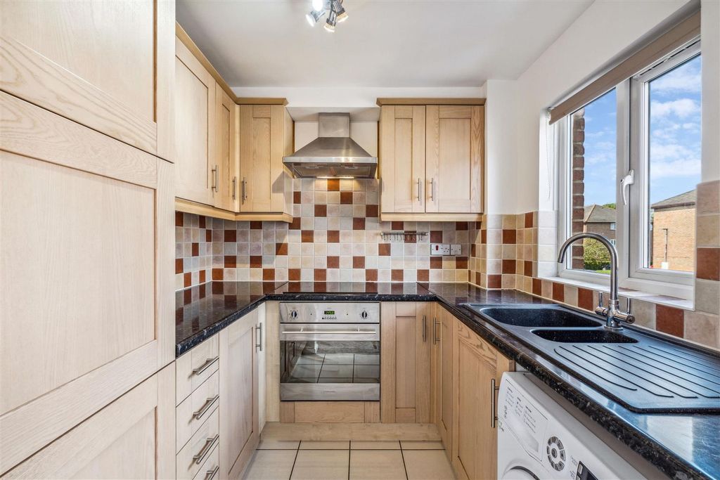 Property photo 2 of 12