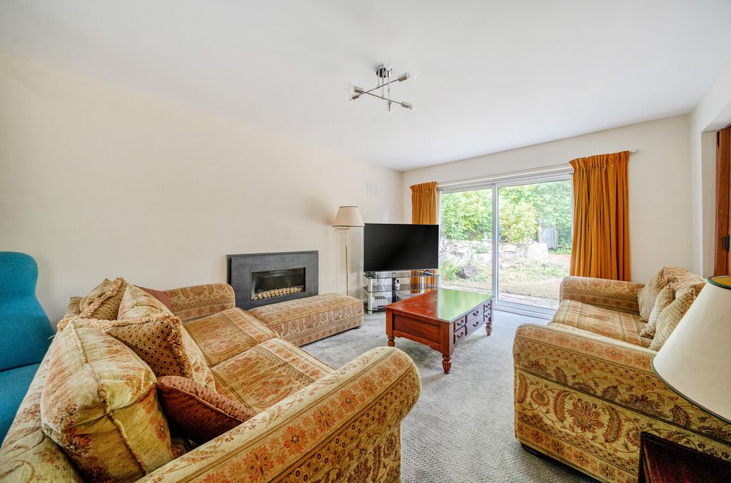 Property photo 2 of 25 1329054-13-6880c1...