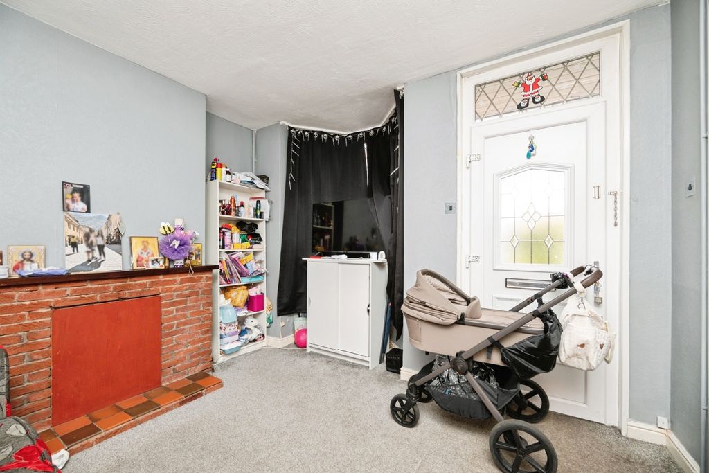 Property photo 3 of 23 Pbox-Img.Jpg