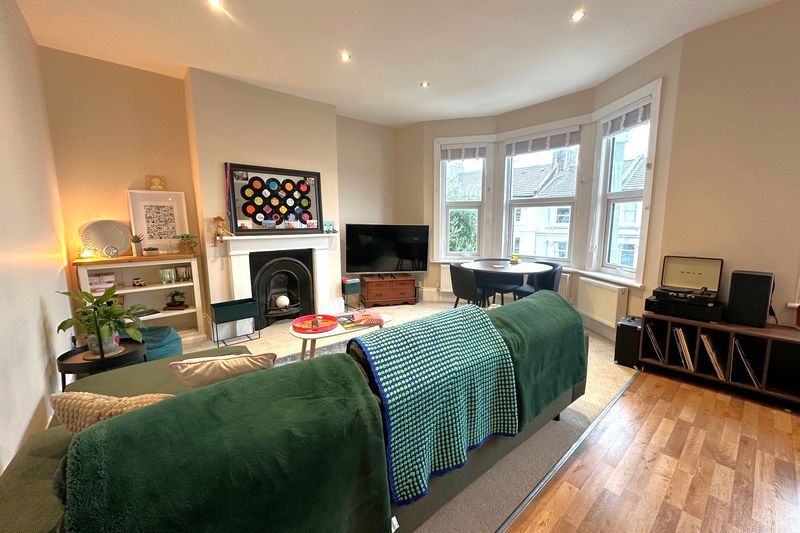 Property photo 3 of 11 Photo 8