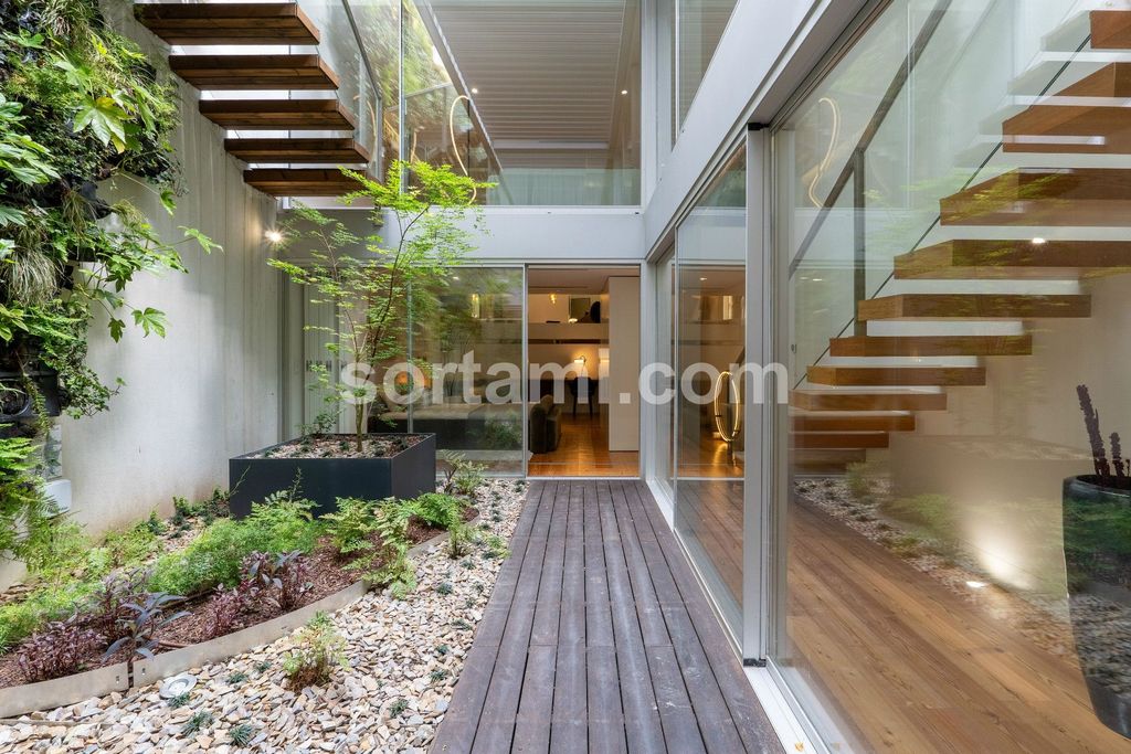 Property photo 2 of 41