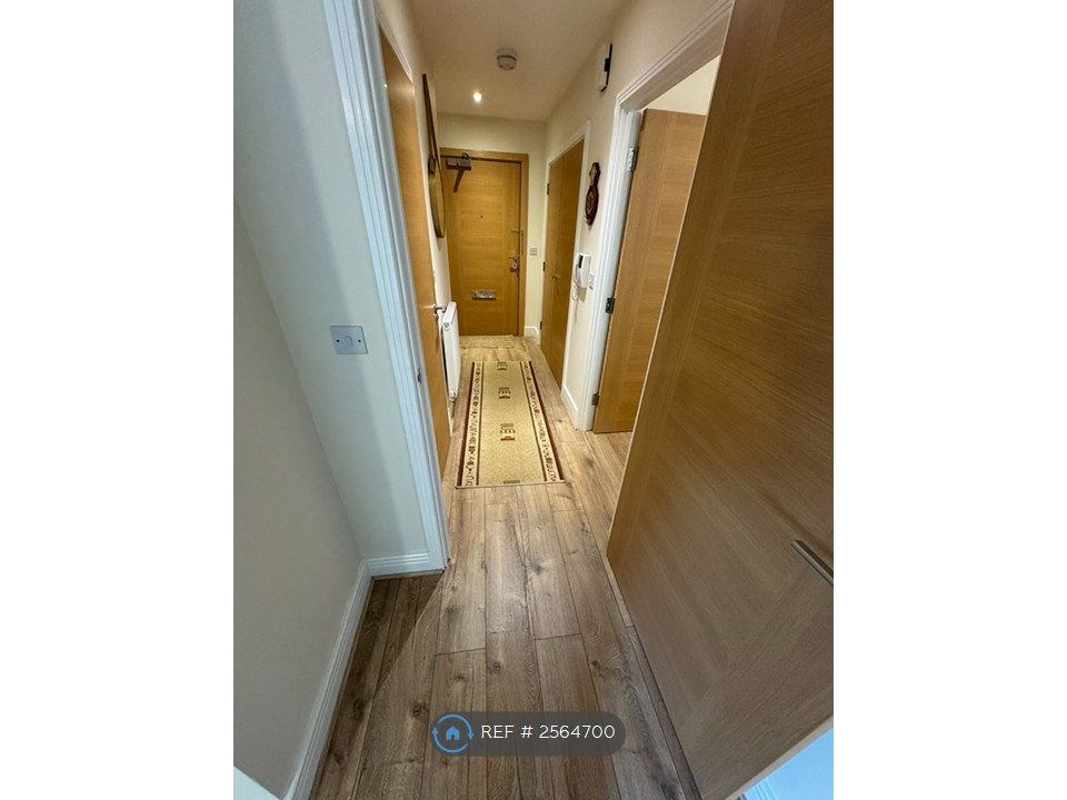 Property photo 3 of 5 Entrance Hall