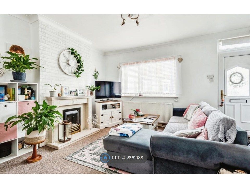 Property photo 2 of 8