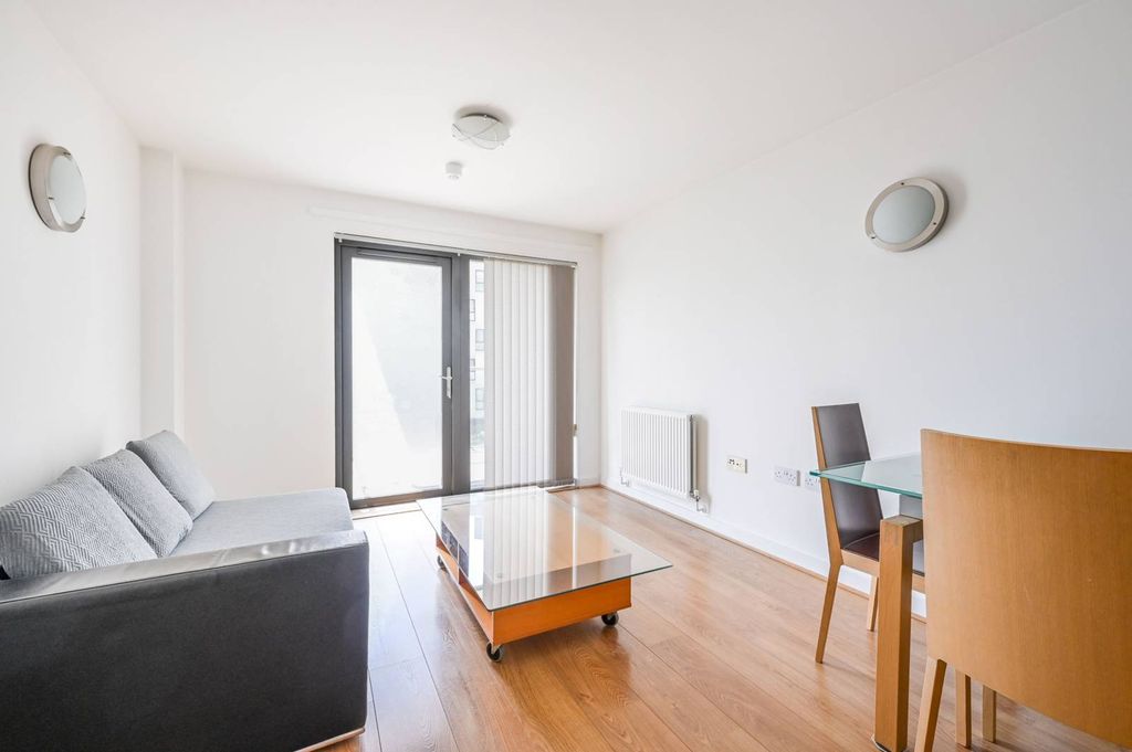 Property photo 1 of 9