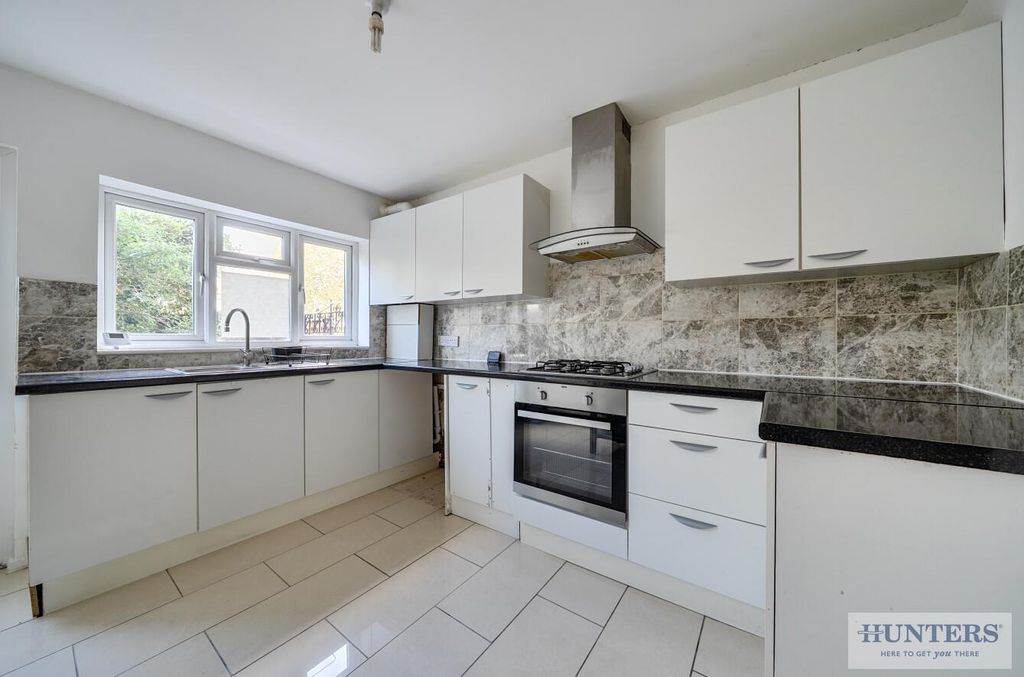 Property photo 3 of 21 54Dfde7B-3E0d-41E2-924E-79B1B08c5c58.Jpg