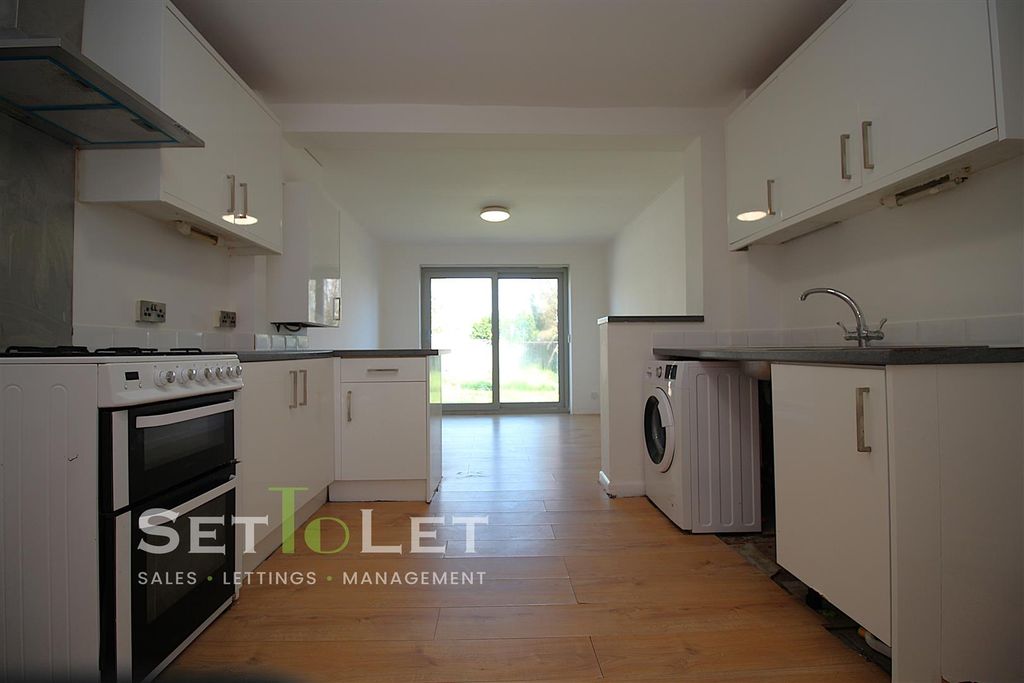 Property photo 2 of 17 Img_1932.Jpg