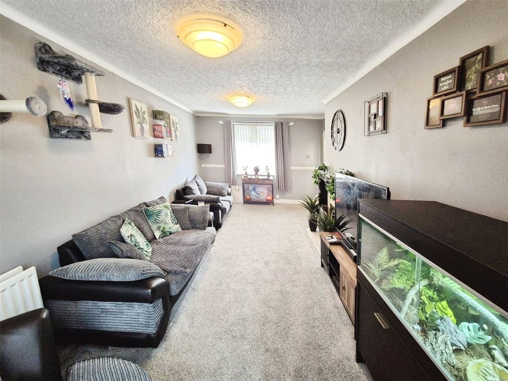 Property photo 2 of 14 Lounge