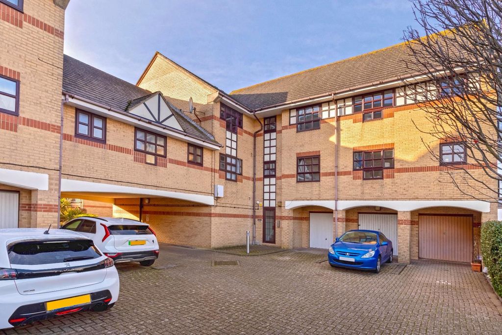 Property photo 2 of 15 St Nicholas-08.Jpg