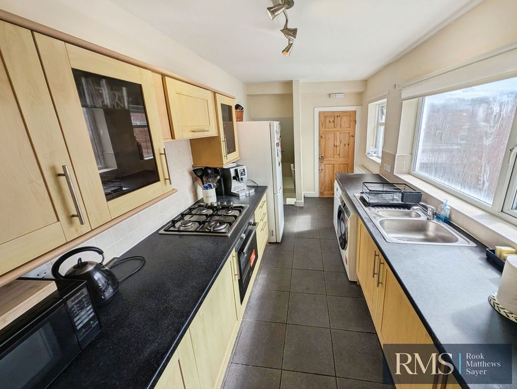 Property photo 3 of 9 Photo 7