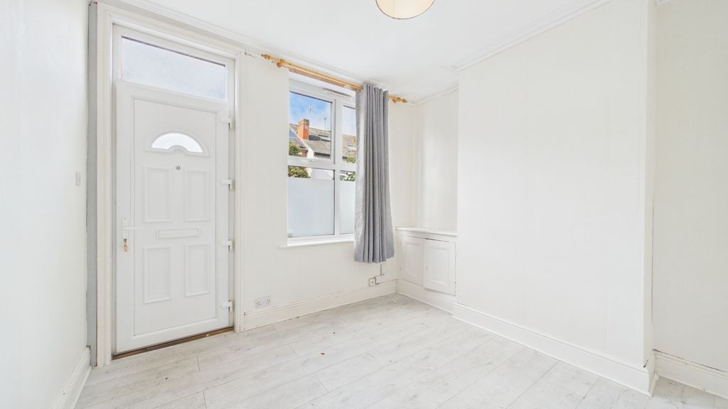 Property photo 3 of 11 5567675