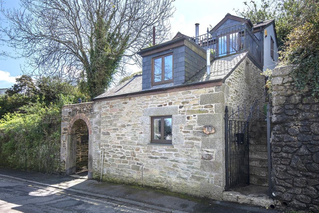 Property photo 1 of 18