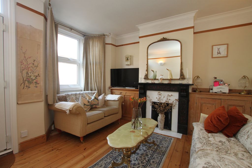 Property photo 3 of 14
