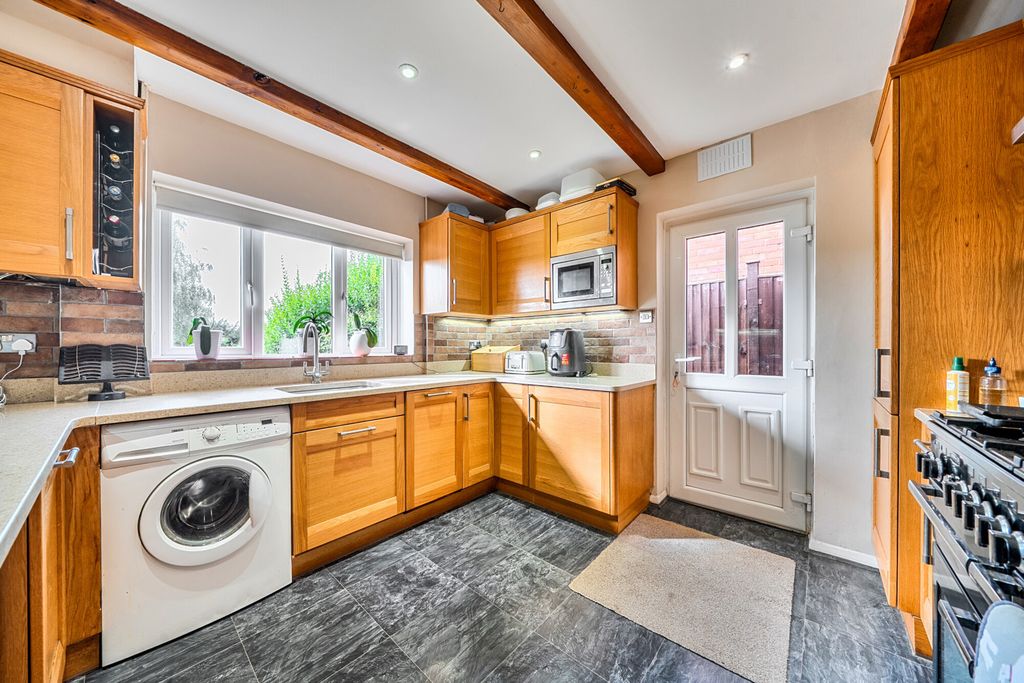 Property photo 3 of 20 1522517-7-6Aac06c...