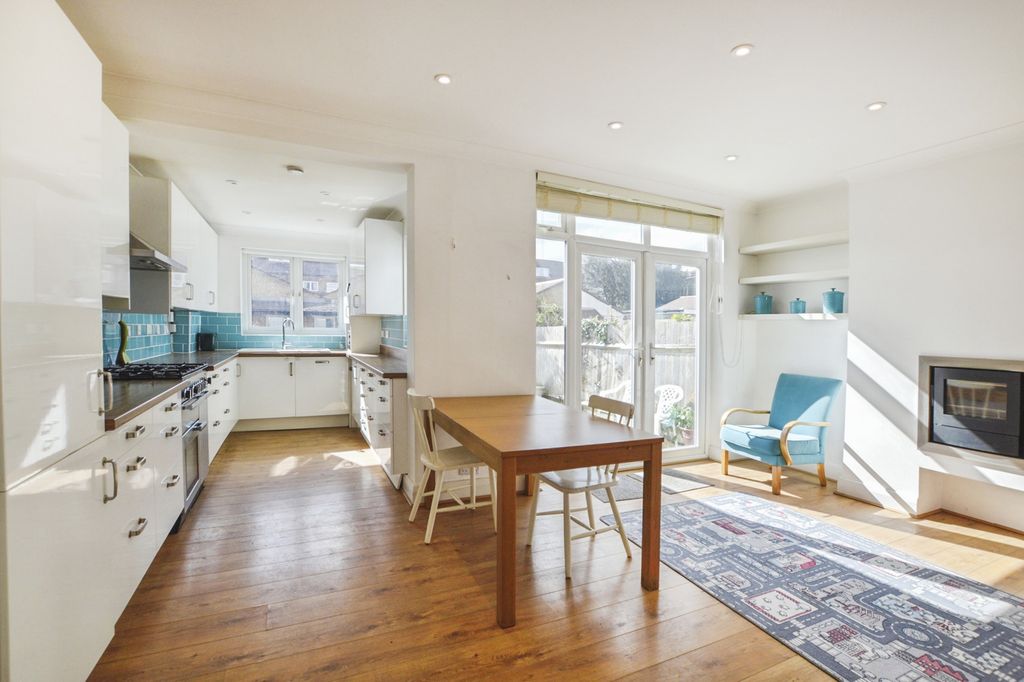 Property photo 3 of 20 Kitchen/Diner